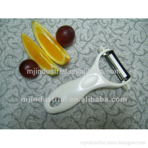 Kitchen Peeler with white ceramic cutting blade and ABS handle